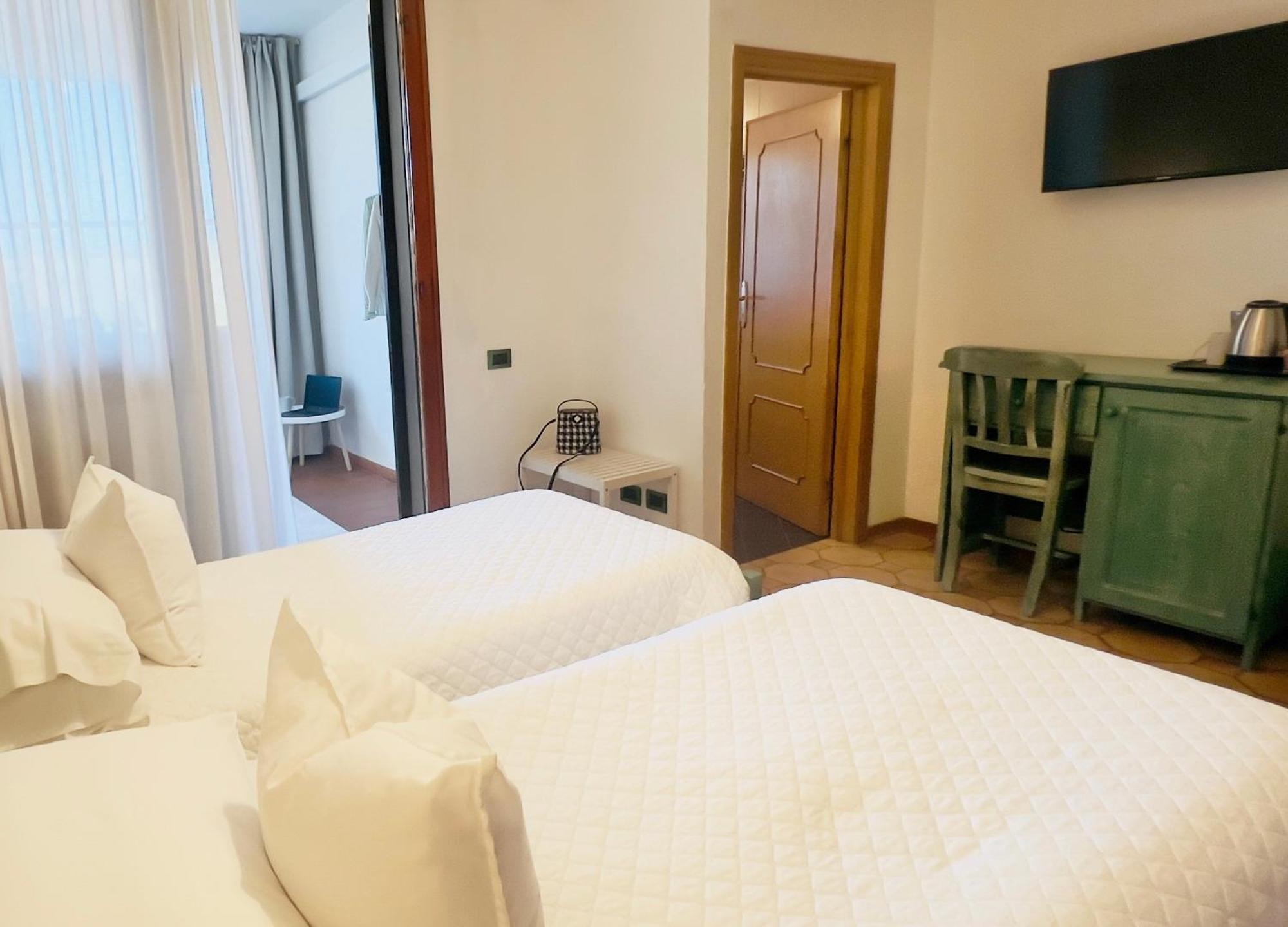 Villa Lavinia B&B Монтескудайо Номер фото