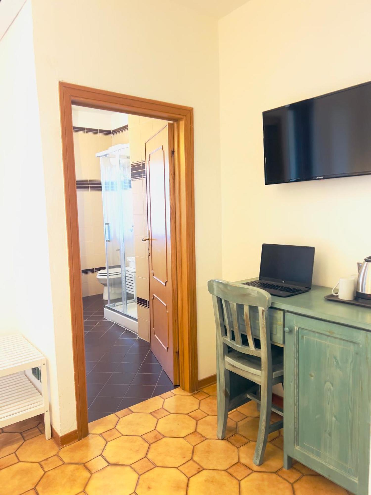 Villa Lavinia B&B Монтескудайо Номер фото