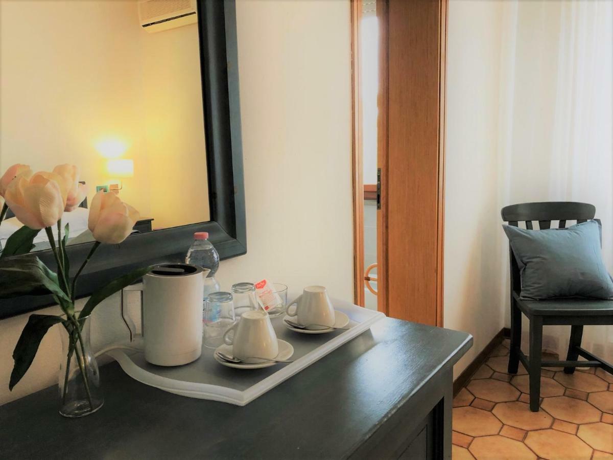 Villa Lavinia B&B Монтескудайо Экстерьер фото